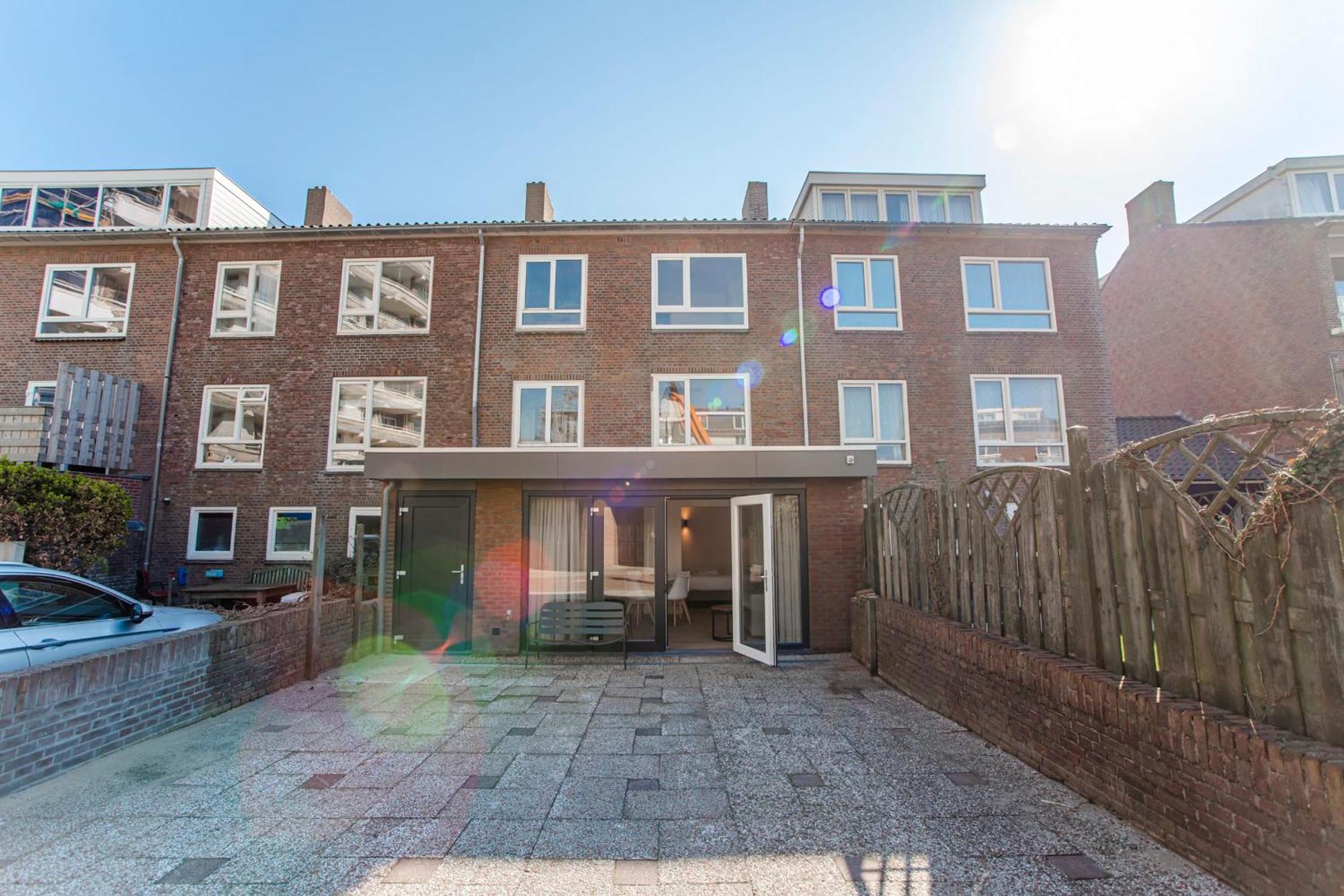 Apartment La Casa Verano With Private Parking Zandvoort